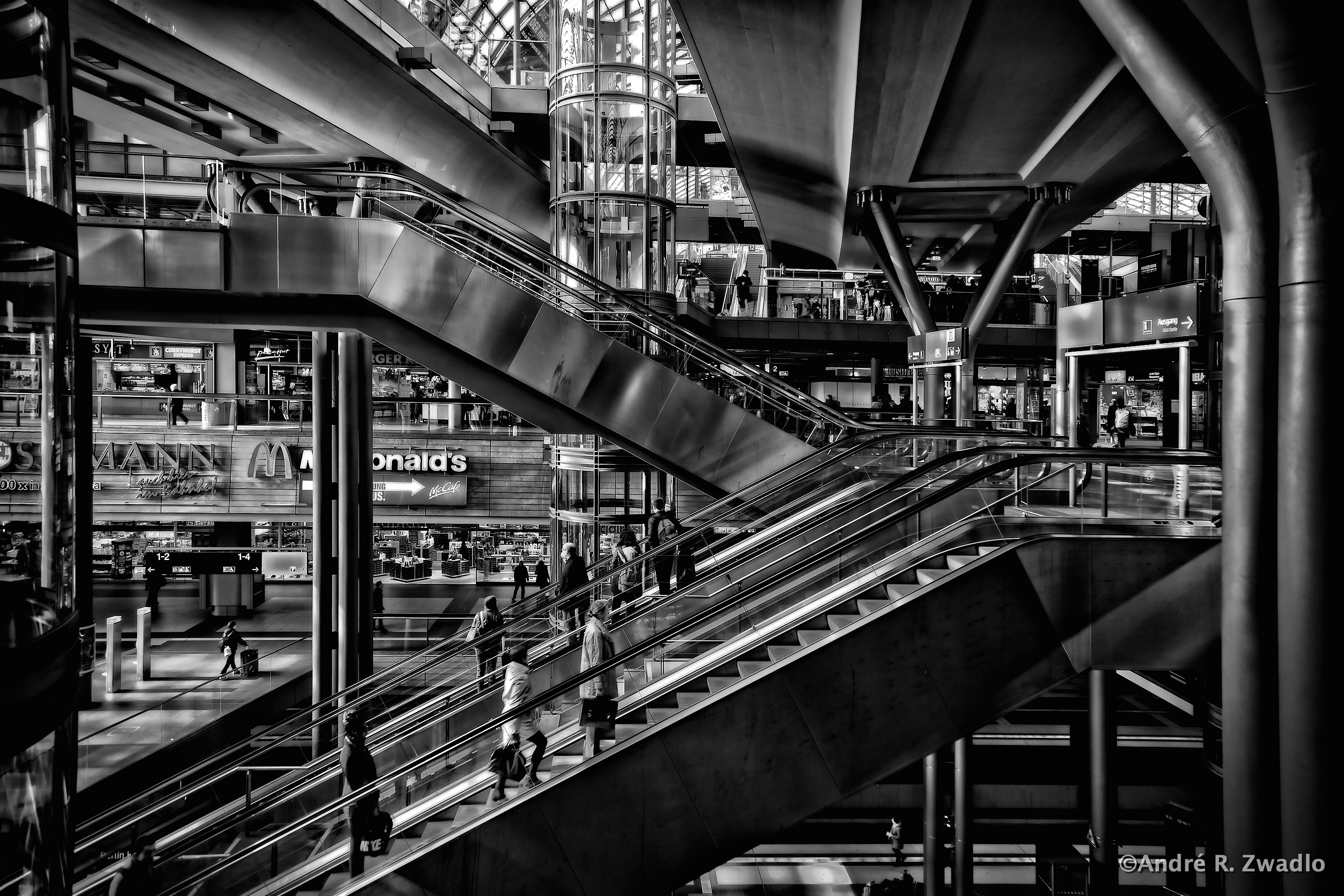 Hauptbahnhof-1