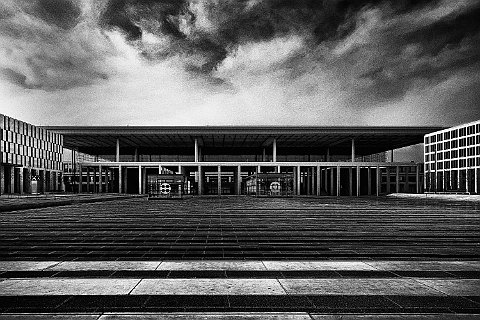 Haupgebäude 2 : Abflughalle